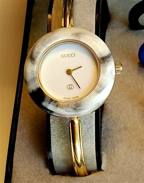 gucci bezel watch 1100